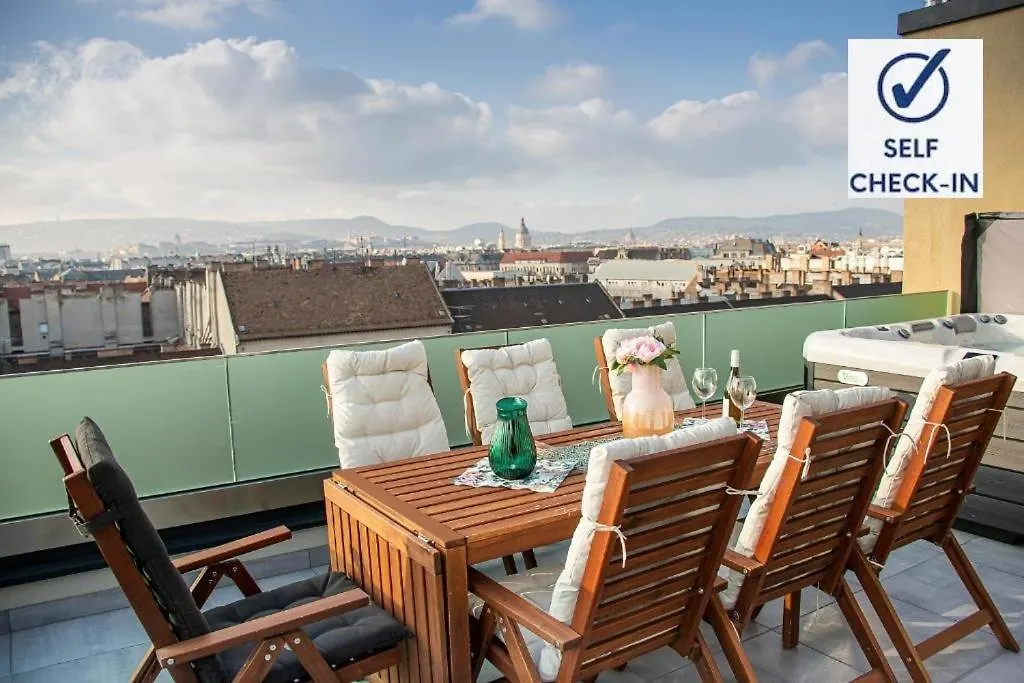 Centropolitan Penthouse #Jacuzzi #Freeparking Apartment Budapest